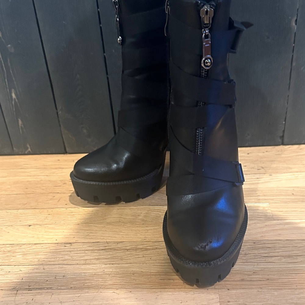 🕷️💋💄...Baddies Only Boots - Picture 3 of 10